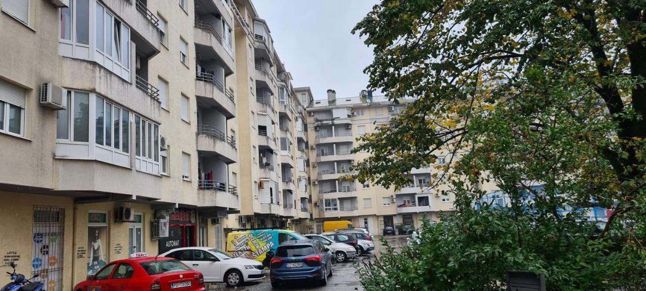 Apartman Velimir Stari Aerodrom بودغوريتْسا المظهر الخارجي الصورة