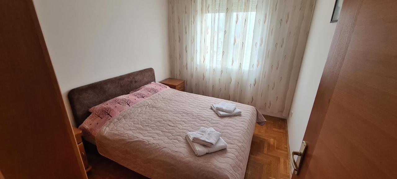 Apartman Velimir Stari Aerodrom بودغوريتْسا المظهر الخارجي الصورة